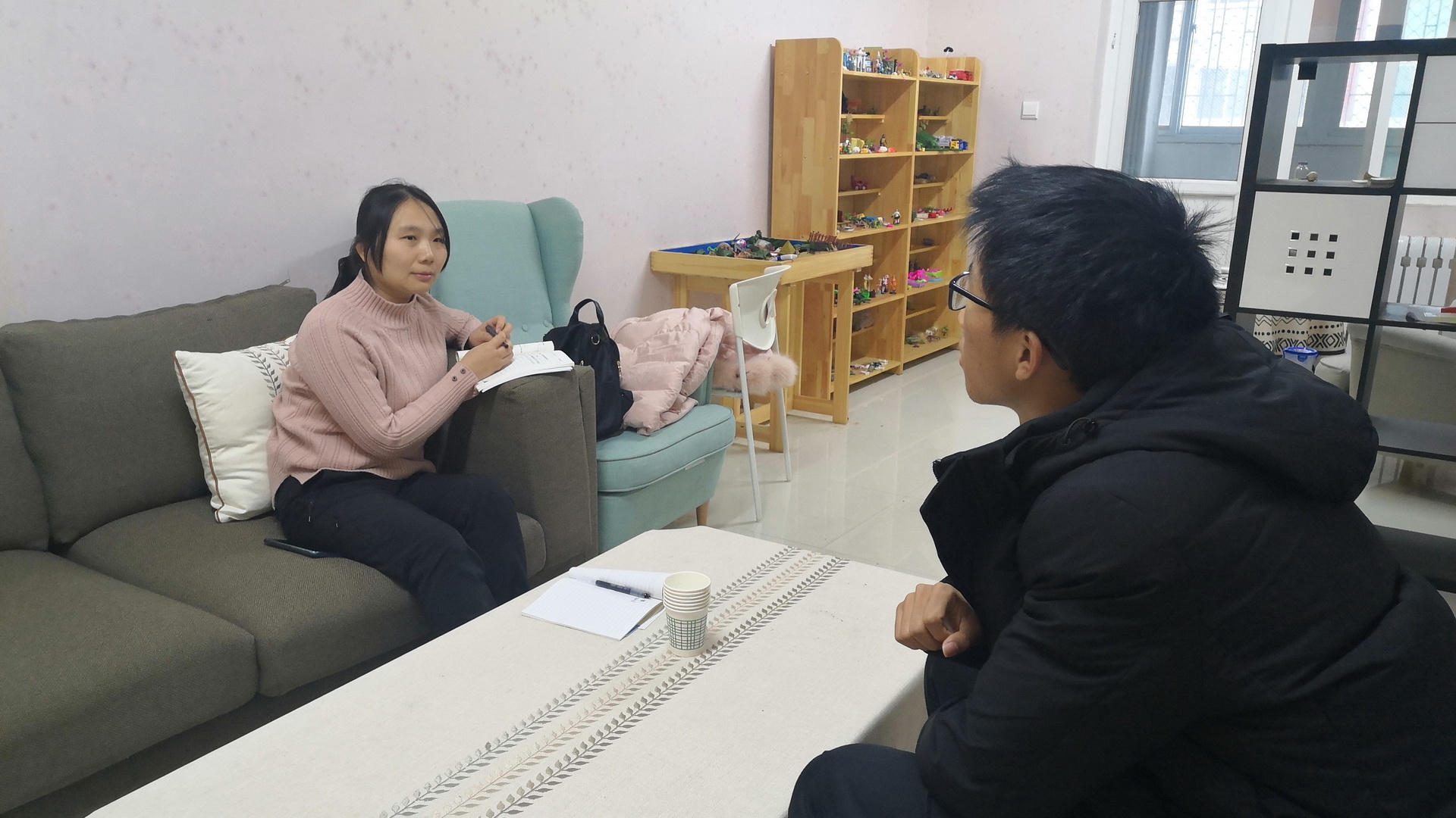 马娟娟老师和班里同学谈话