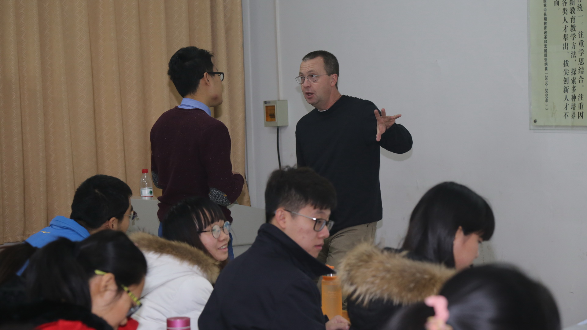 Steven Harris教授与学生交流2
