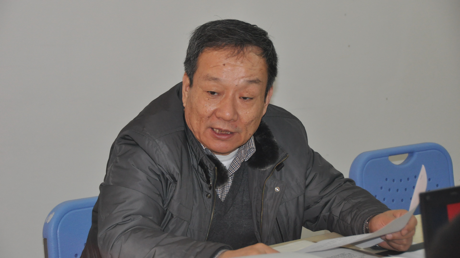 校党委常务副书记赵忠点评民主生活会