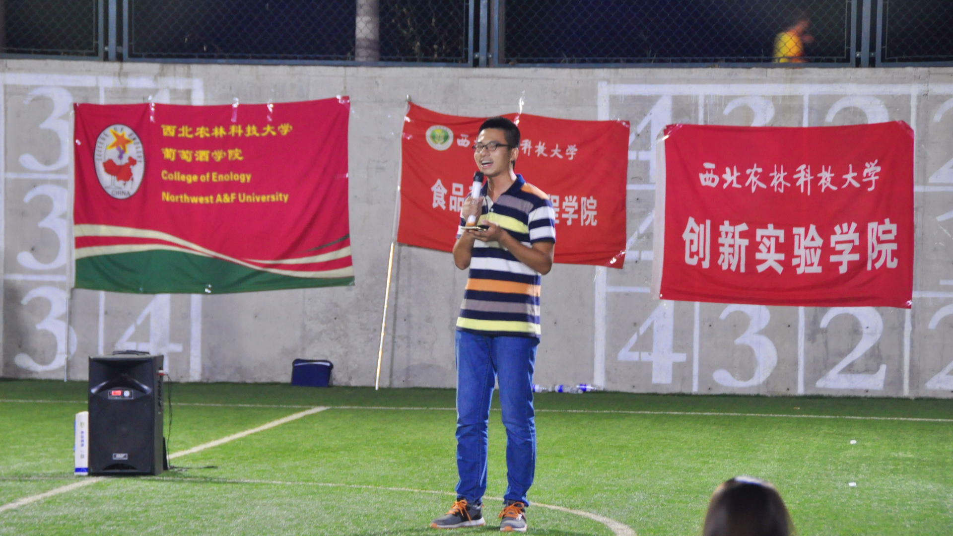 歌曲串烧表演