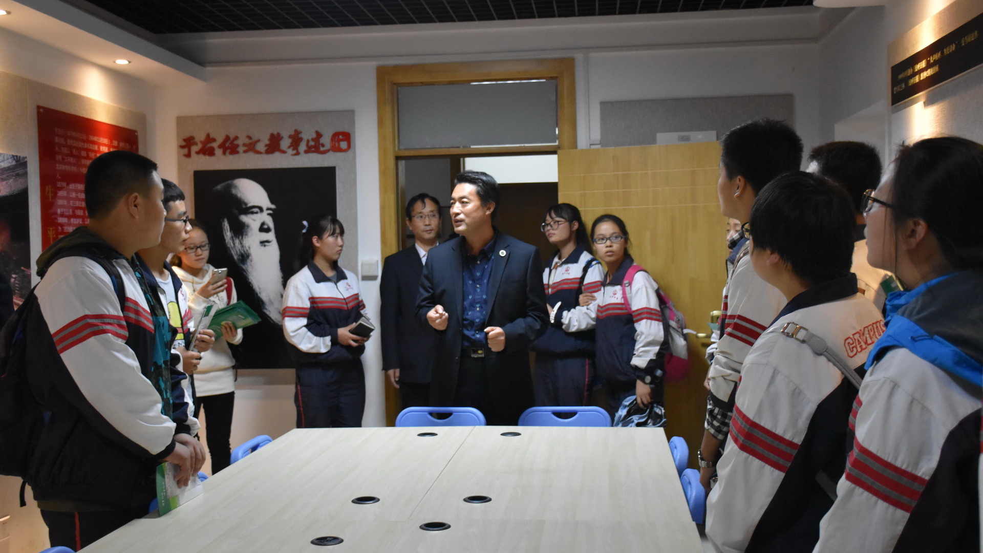 参观右任书院