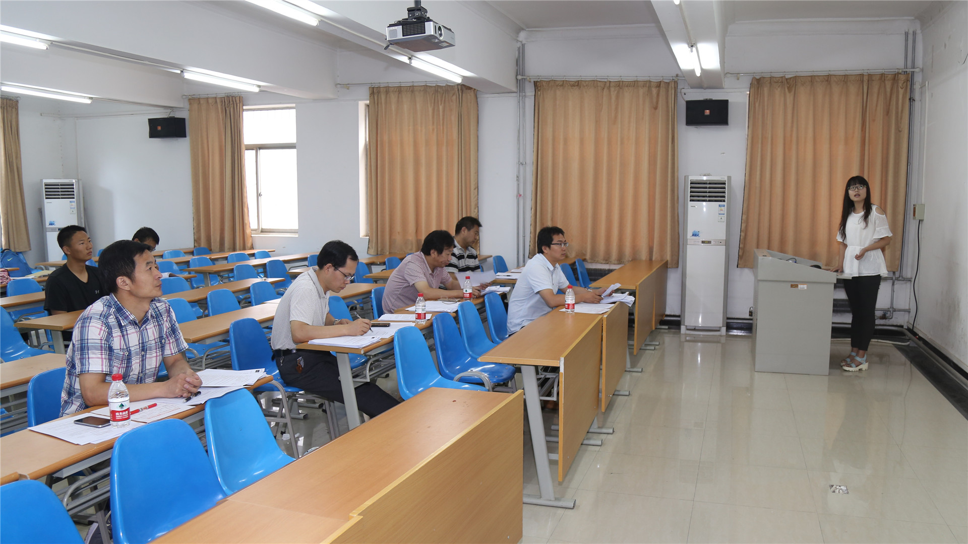 新葡的京集团88142014级学生科研创新能力考核答辩1
